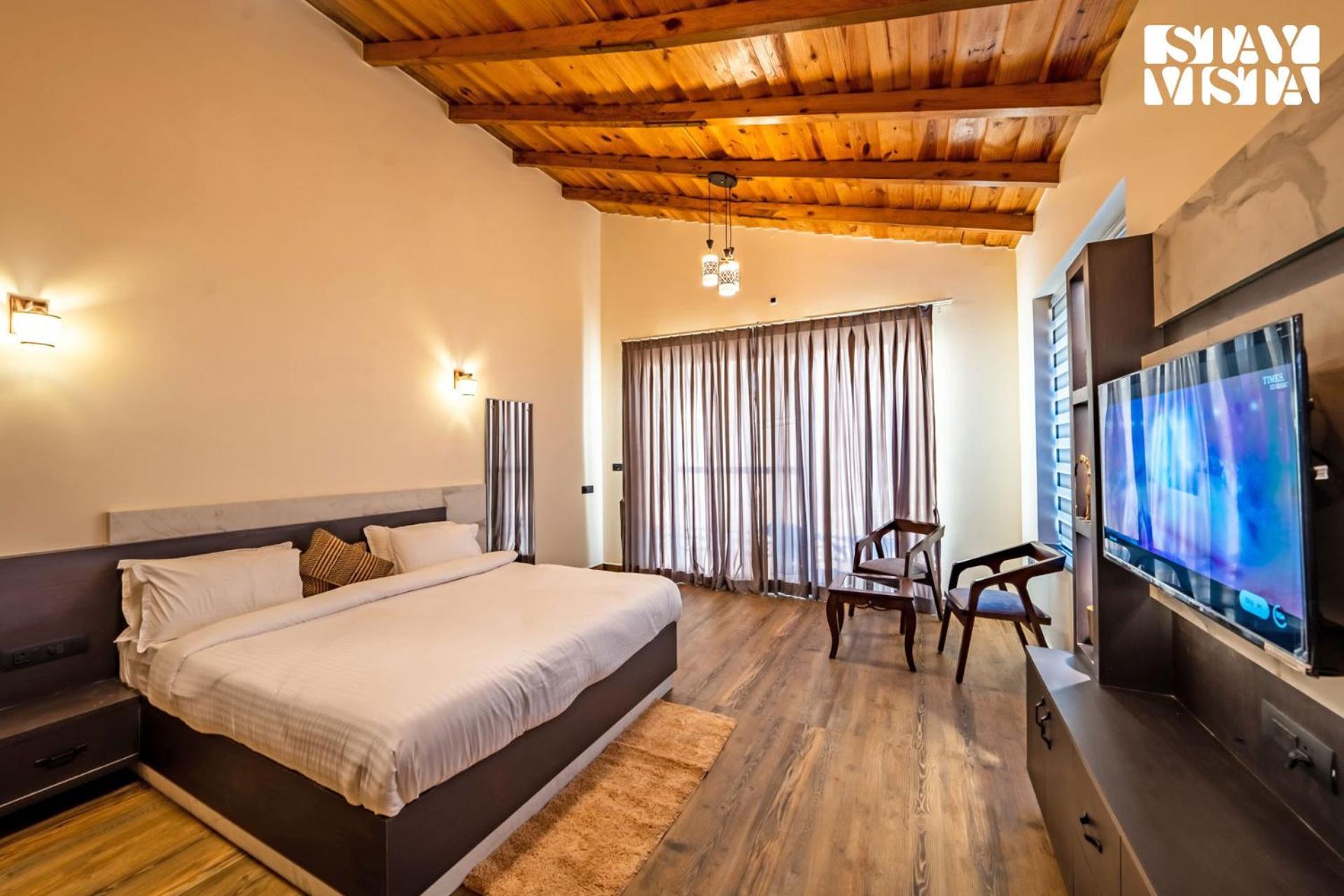 Stayvista At Sunset Springs With Pool & Views Nainital Exterior photo